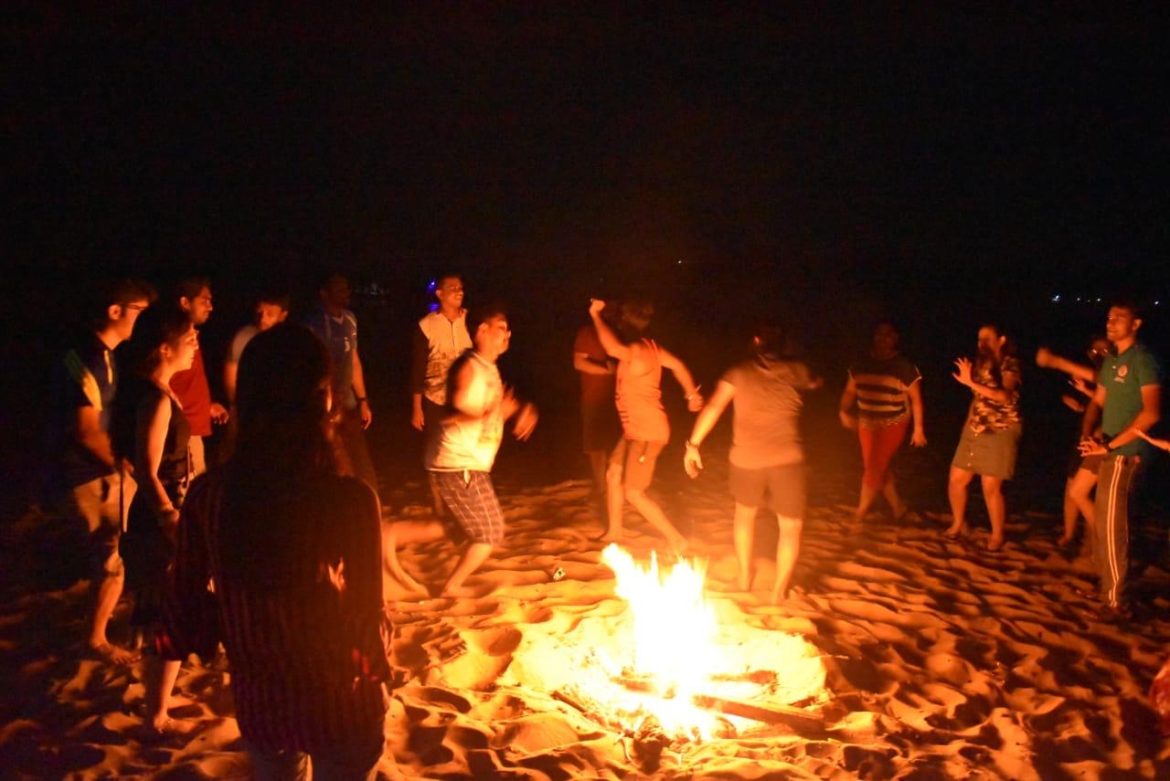 Tent Stay Right on Beach - Image 3
