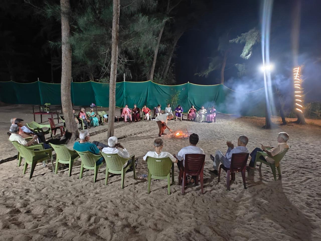 Tent Stay Right on Beach - Image 1